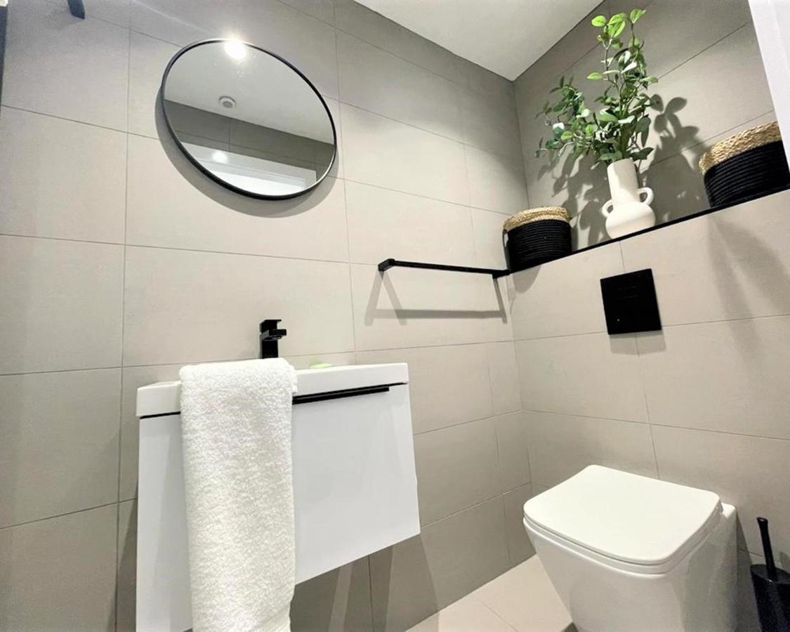 エディンバラLuxury Reno'D 1 Bed Nr Bruntsfield & The Meadowsアパートメント エクステリア 写真